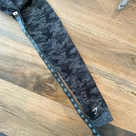 +FREE Legging! Gymshark Camo Seamless Scrunch High Waist in XS - Picture 10 of 14